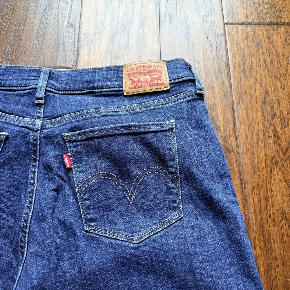 Levis Jeans Womens 10 Classic Straight Mid Rise Stretch Denim Medium Wash